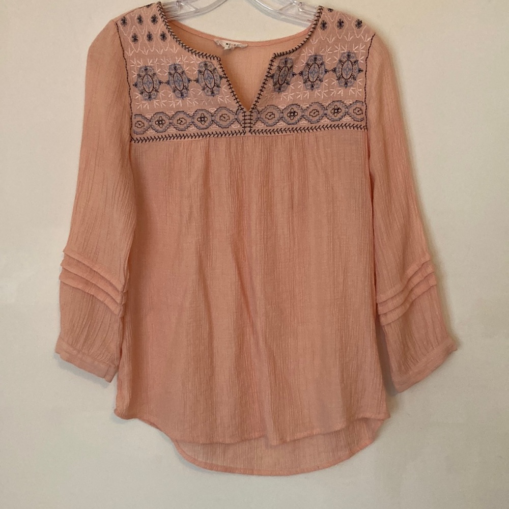 Women’s Peach Lightweight Top